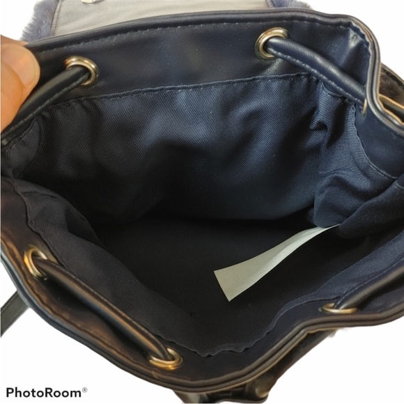 NWOT Swarovski Small Blue Faux Fur Backpack - Picture 4 of 5